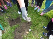 Vykopali jsme hřbitov odpadků